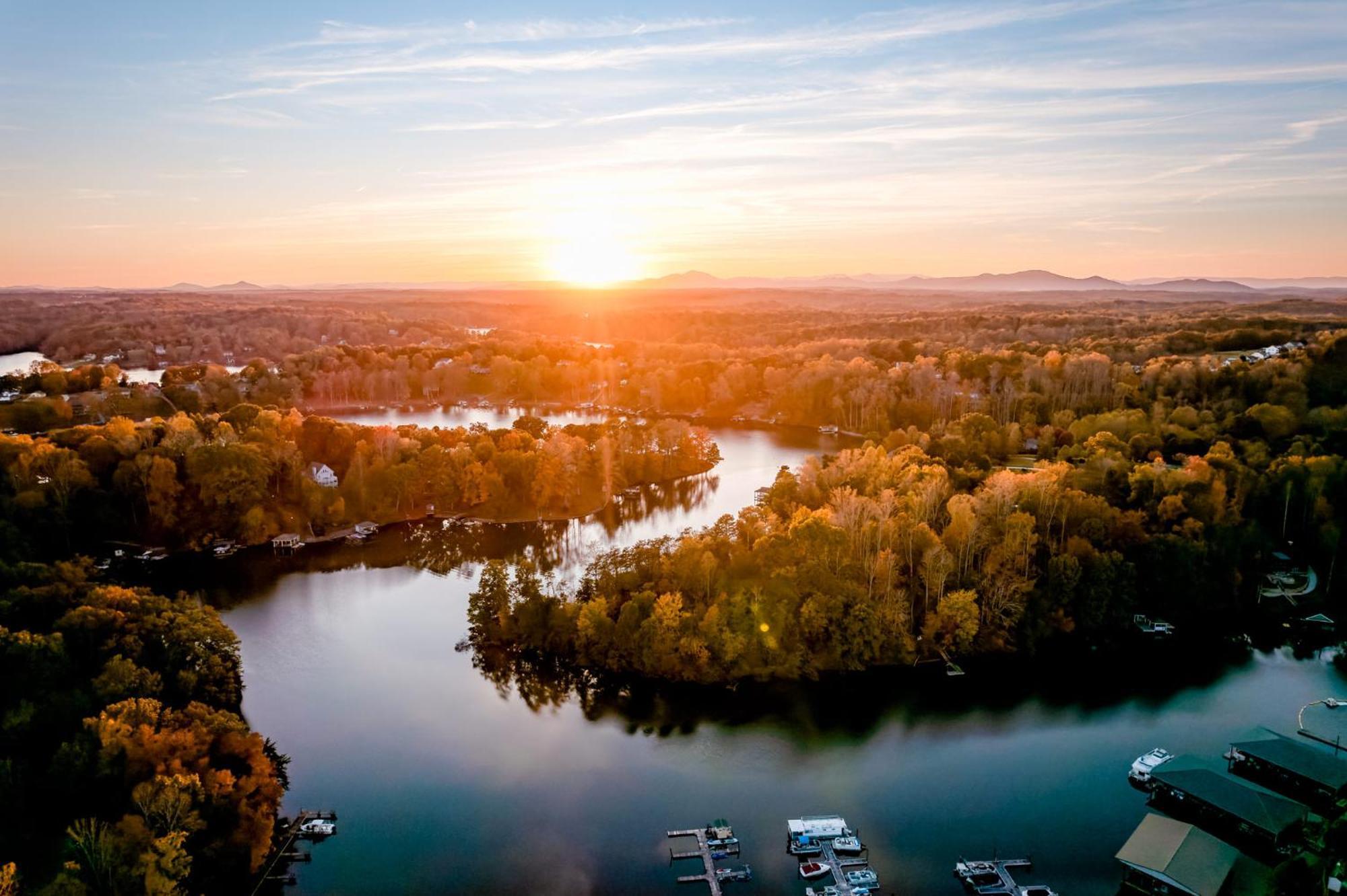 Halesford Harbour Resort - Smith Mountain Lake Moneta Exteriör bild